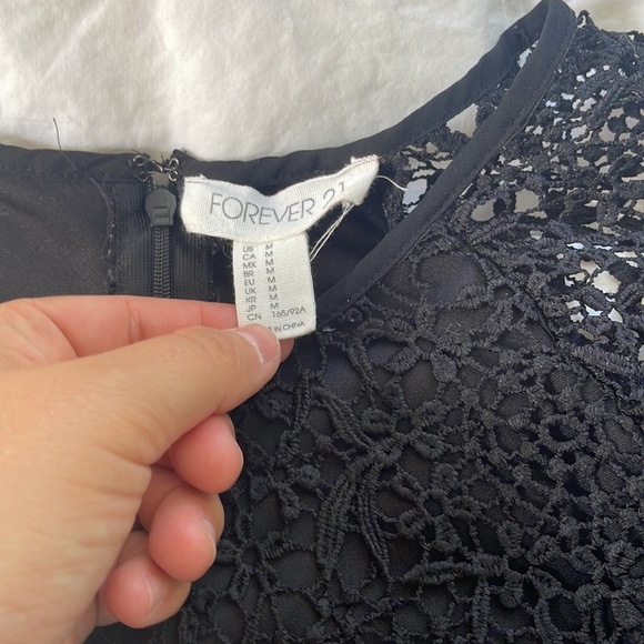 Forever 21 Women's Black Lace Top - Picture 2 of 6